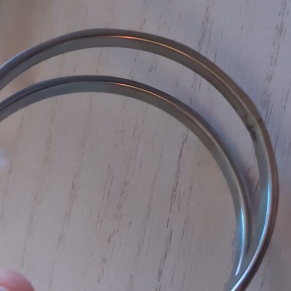 •Pink Mother-of-Pearl Bangle Bracelets - Picture 6 of 6